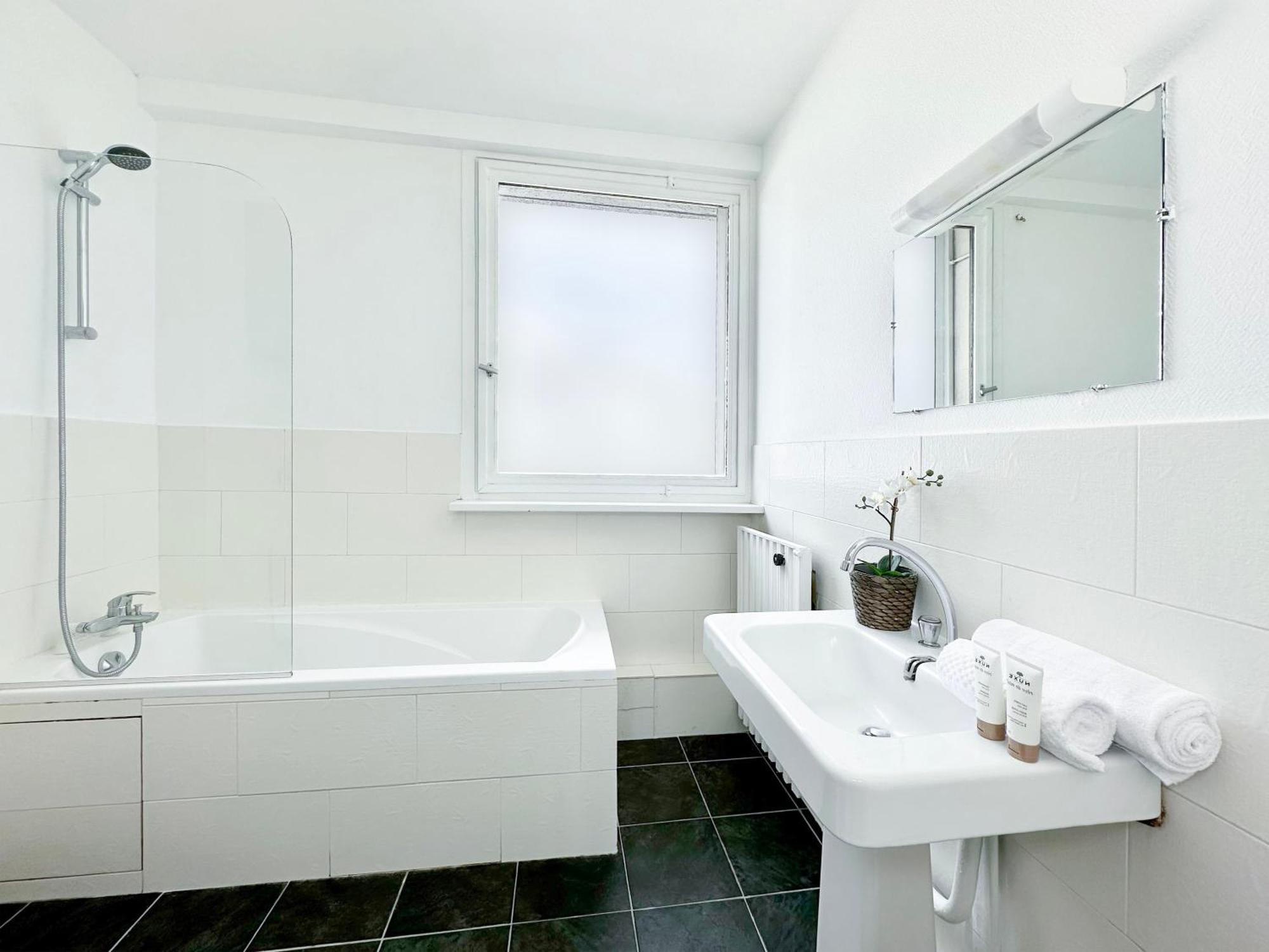 Spacious & Luxurious Flat In Montparnasse Paris Exterior photo