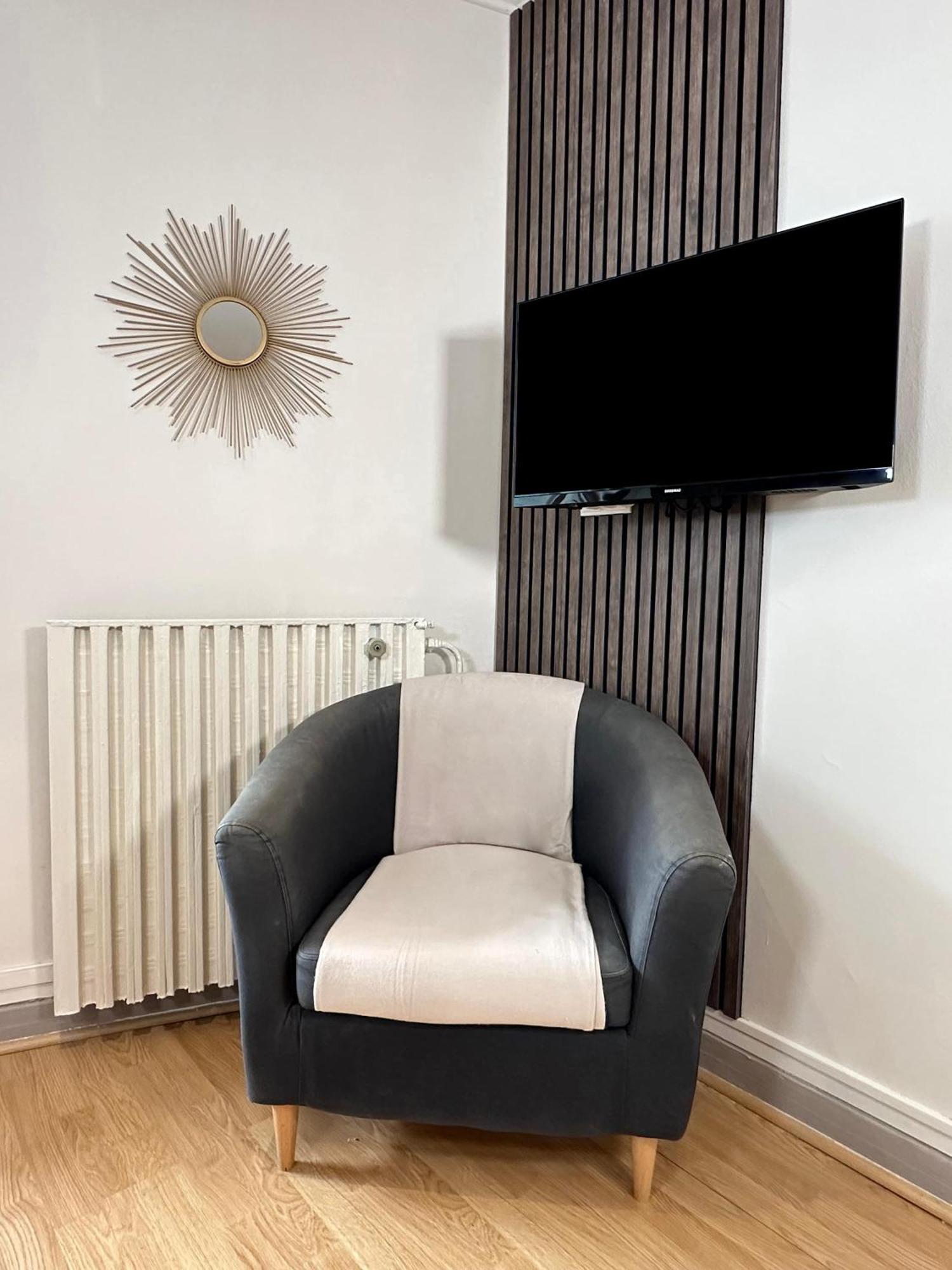 Spacious & Luxurious Flat In Montparnasse Paris Exterior photo